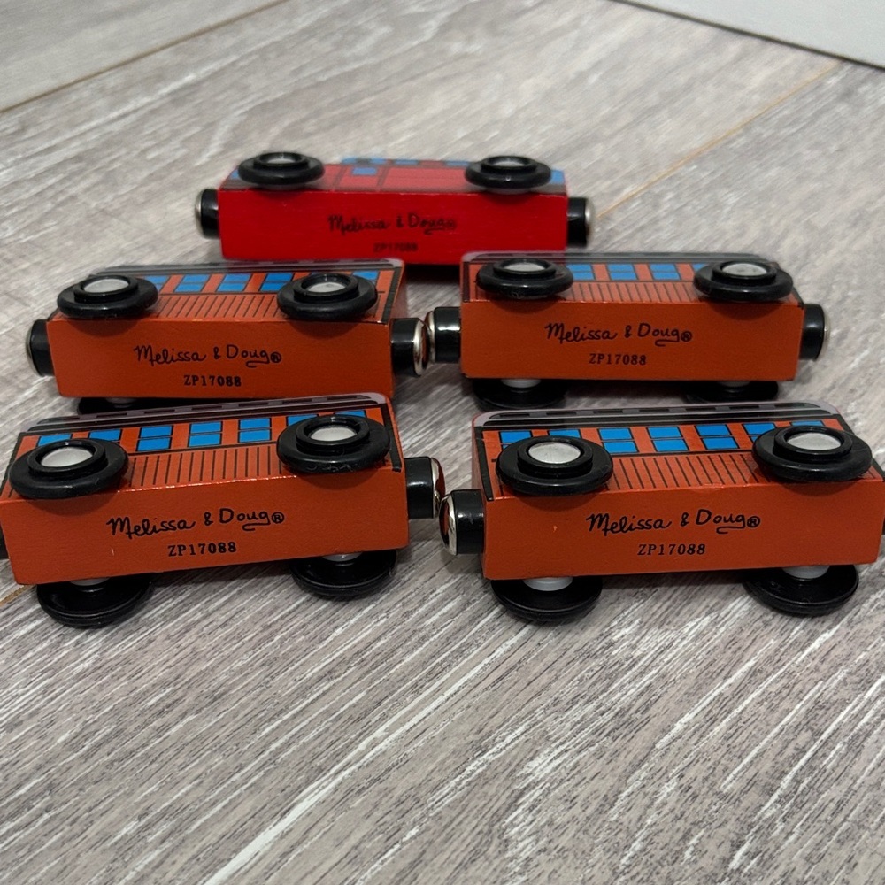 Lot of Magnet Train Cars - Picture 7 of 7